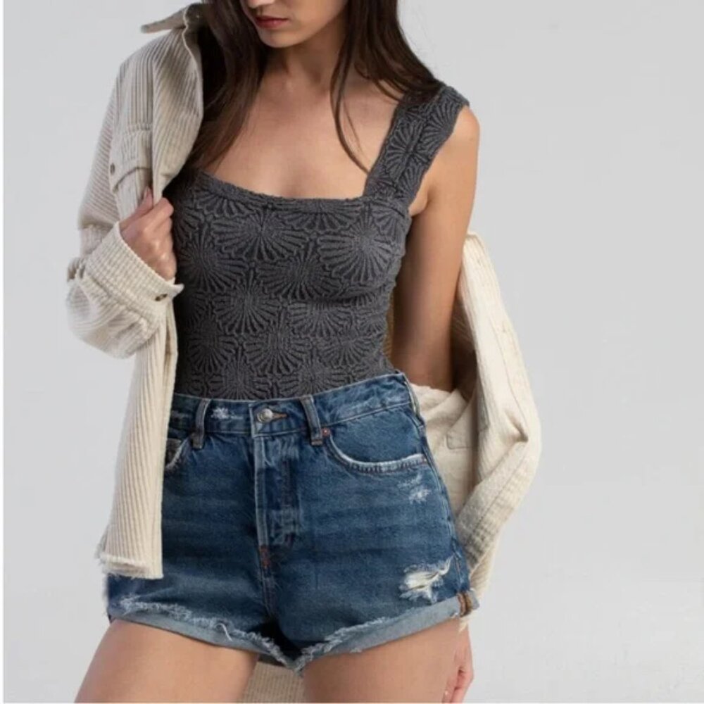 We The Free FP Lasso Jean Shorts Denim Distressed Frayed size 28 Button Fly Boho